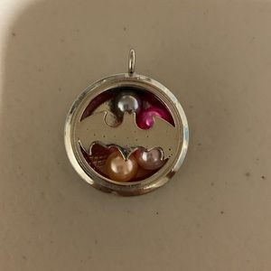 Batman 🦇 multiple pearl pendant (pearl not included)